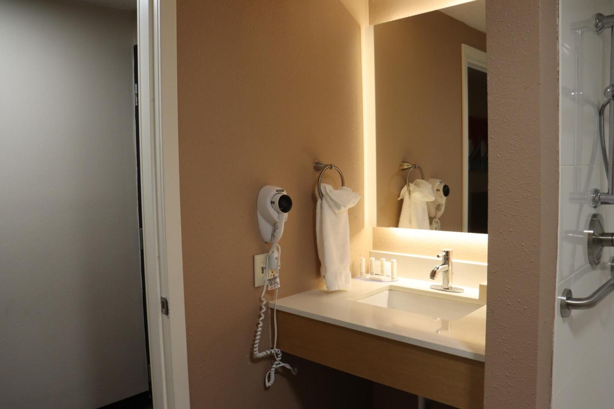 Clarion Hotel Lansing Luaran gambar