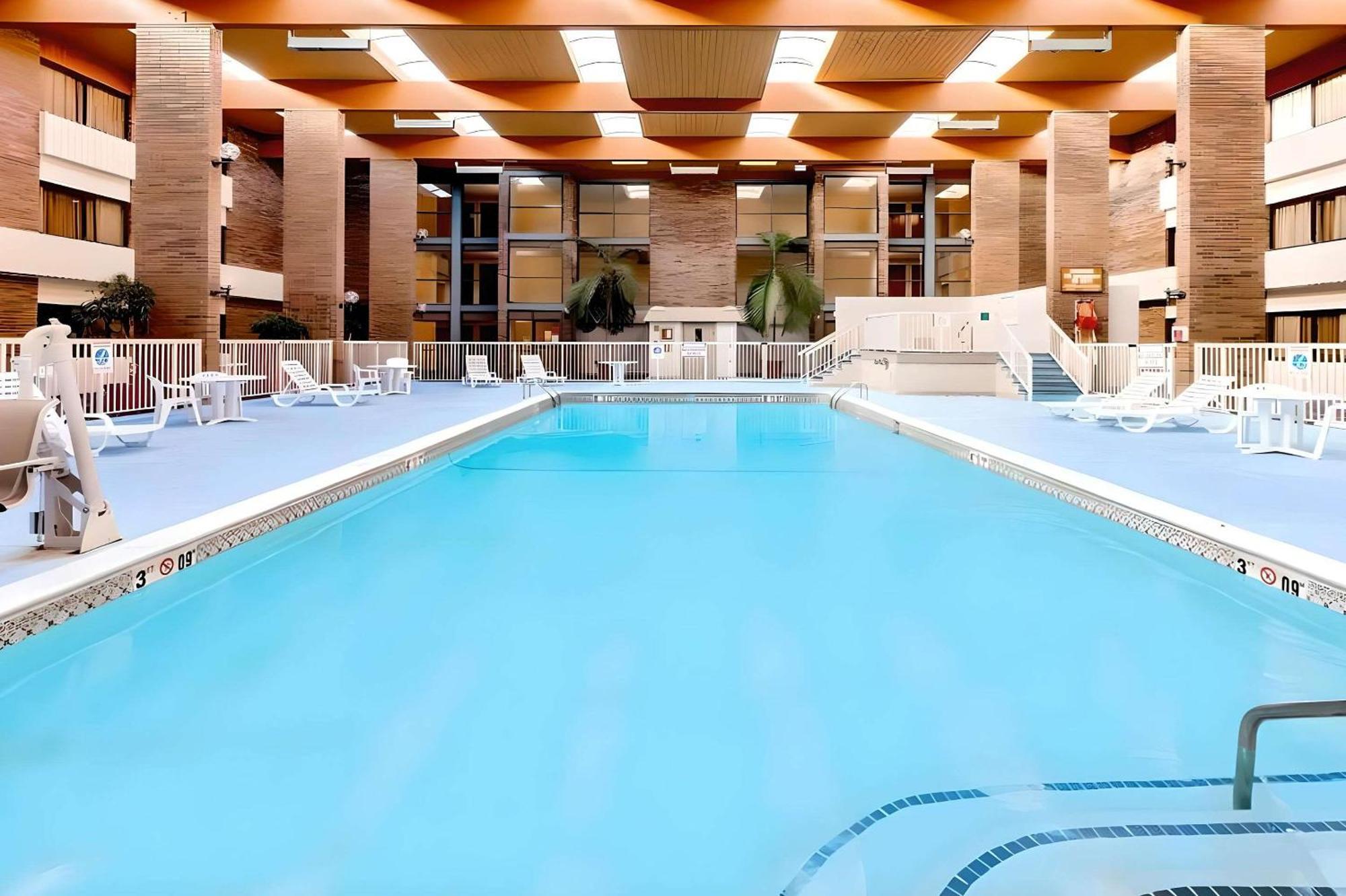 Clarion Hotel Lansing Luaran gambar