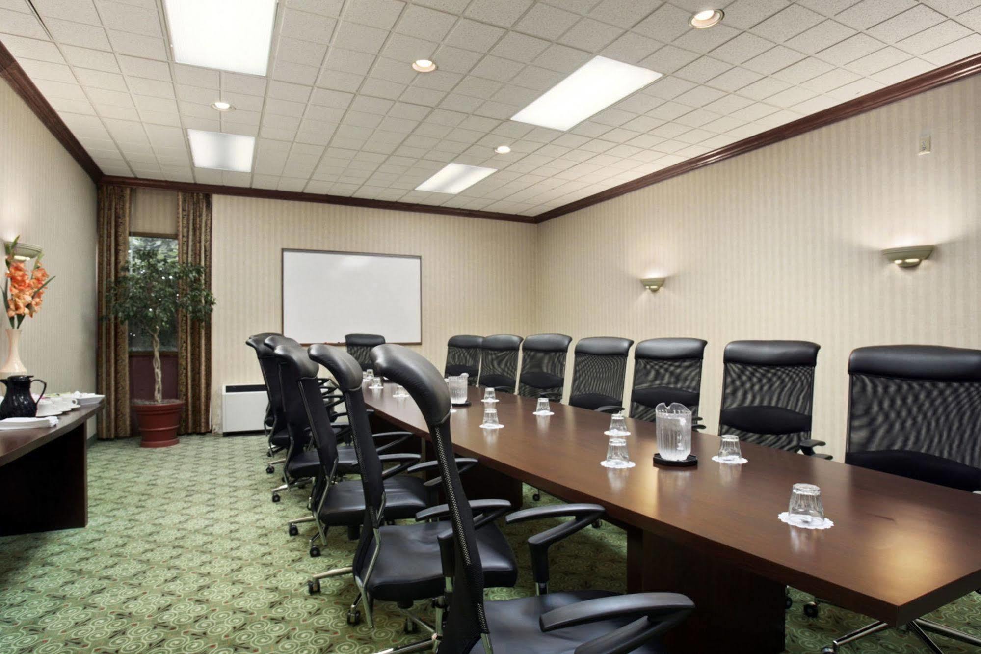 Clarion Hotel Lansing Luaran gambar